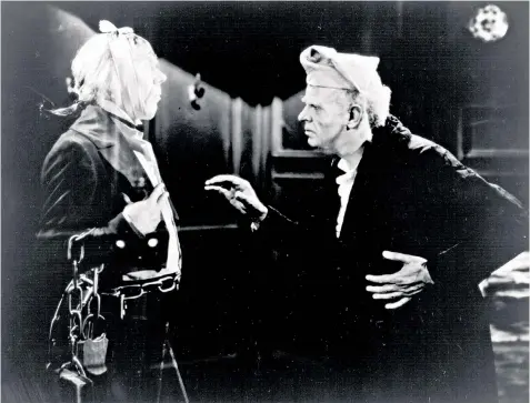  ?? Le insp ?? Déjà-vu? Jacob Marley's ghost (Leo G Carroll) confronts Scrooge (Reginald Owen) in the 1938 film of A Christmas
Carol. Top right: Charles Dickens. Below: Seneca, one possible inspiratio­n