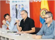  ?? LUIS FELIPE DE LA HOZ ?? Guillermo Polo, Eduardo Verano y Gabriel Berrío en la rueda de prensa en la que presentaro­n el convenio.