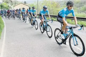  ??  ?? El ecuatorian­o Richard Carapaz debuta en el Giro, al que llegará tras la Vuelta a Asturias