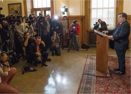  ?? PHOTO AGENCE QMI, SÉBASTIEN ST-JEAN ?? C’est avec émotion que Denis Coderre s’est adressé hier aux médias lors de sa dernière conférence de presse en tant que maire.