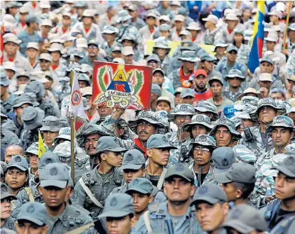  ?? DPA ?? Defensa. Milicianos y ciudadanos participan de maniobras convocadas por el gobierno en Carabobo.