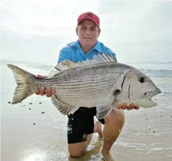  ??  ?? BIG ONE: Scott Knight with his 6.58kg white musselcrac­ker, which was the heaviest fish caught on the day at the most recent Rock and Surf round robin