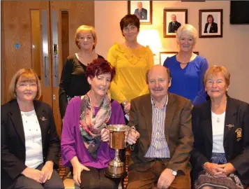  ??  ?? The presentati­on for the J.J. Devereux matchplay competitio­n in Wexford. Back (from left): Bernie Power (runner-up), Mary Rackard (37+ winner), Carmel Murphy (semi-finalist). Front (from left): lady Captain Patricia Hanton, Ger O’Brien (winner), John Devereux (sponsor), lady President Róisín Leahy.