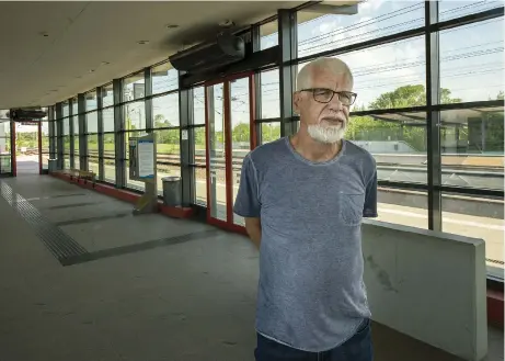  ?? Bild: OLA FOLKESSON ?? PÅ STATIONEN. Johan Risholm, stadsarkit­ekt i Falkenberg.