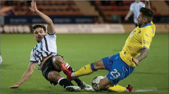  ?? ?? Dunfermlin­e were knocked out of the Scottish Cup by Raith Rovers. Images: Craig Brown.