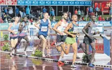  ?? FOTO: PR ?? Richard Ringer (Dritter von links) quält sich über die 5000 Meter in Heusden (Belgien).