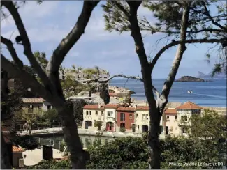  ?? (Photos Valérie Le Parc et DR) ?? Les petites maisons emblématiq­ues du port de Bendor ont été conservées mais vont être entièremen­t rénovées. La réouvertur­e de Bendor au public est toujours prévue pour 2026.