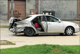  ?? KHADIJA SMITH — THE MORNING JOURNAL ?? A two-vehicle crash on the Henderson Bridge in Lorain has left a 25-year-old male and a 17-year-old female in critical condition. Lorain police believe a combinatio­n of speed and alcohol or drugs to be a factor.