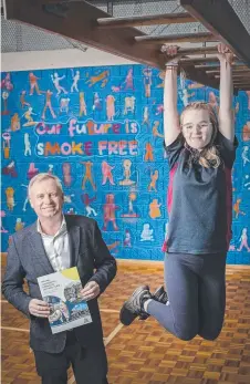  ?? Picture: Chris Kidd ?? Premier Jeremy Rockliff and student Maddison Manning, 13, who presented an anti-smoking message to assembly during Mr Rockliff’s visit to Campania District School.