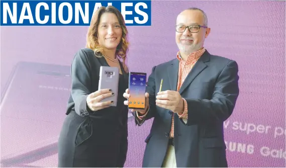  ?? Fiorella Barreneche­a, gerente de Mercadeo de Samsung Costa Rica y Mauricio Quesada, gerente comercial de Móviles, presentaro­n en agosto anterior el Samsung Galaxy Note 9. Cortesía Samsung Costa Rica/La República ??