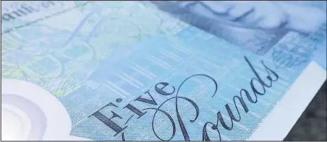  ??  ?? The new plastic £5 note