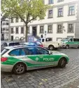  ?? Foto: AZ ?? Mehrere Streifen waren vergangene Wo che beim Sozialamt im Einsatz.