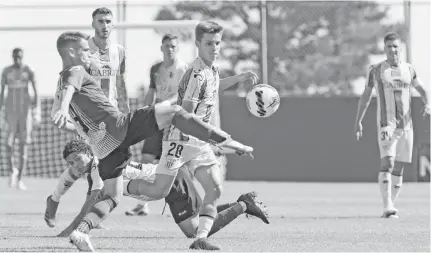  ?? ?? Camachense­s demonstram muita personalid­ade no duelo contra o primodivis­ionário Tondela.