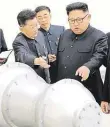  ?? Foto: AP ?? Bomba? Vůdce Kim před zařízením, jež Severní Korea označila za vodíkovou bombu.