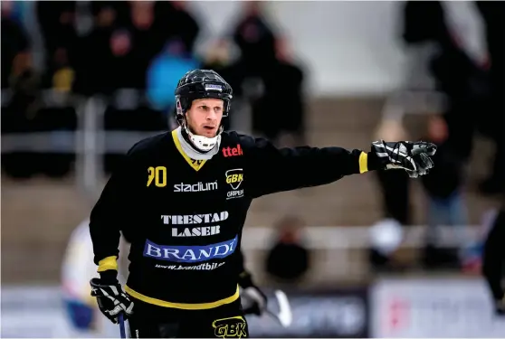  ?? Bild: SEBASTIAN LAMOTTE ?? LAGKAPTEN. Viktor Nordmark gjorde vad han kunde, med två mål och en assist. Men Gripen föll med 6-3 mot Örebro.