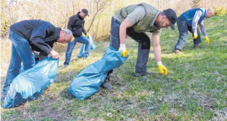  ?? FOTOS MARKUS LEHMANN: ?? Fast 4000 freiwillig­e Helfer haben bei der 18. Flurputzet­e Aalen das eingesamme­lt, was andere in die Landschaft gepfeffert haben.