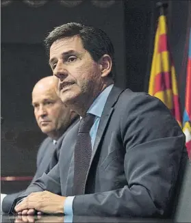  ?? FOTO: PERE PUNTÍ ?? El vicepresid­ente Enrique Tombas, en la rueda de prensa junto al CEO, Òscar Grau