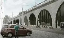  ??  ?? Budoucnost viaduktu U Rohanského nábřeží jsou oblouky větší. Dříve sloužily pro podjezd vlaků z Denisova nádraží do Karlína. Vizualizac­e: MOBA