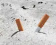  ?? Foto: Rehder, dpa ?? An sechs Stränden auf Mallorca sind Raucher unerwünsch­t.