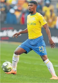  ?? Lefty Shivambu/Gallo Images ?? Cape to Chloorkop: Lyle Lakay, in action against Kaizer Chiefs on Saturday, has been brought in to beef up Sundowns’ defence. /