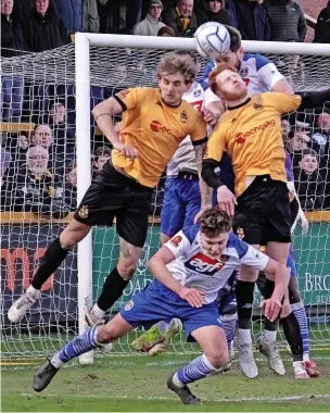  ?? Karl Dunkerley ?? ● Action from Southport’s clash against Guiseley