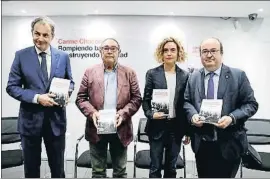  ?? JUAN CARLOS HIDALGO / EFE ?? Homenaje a Chacón. Zapatero, el padre de Carme Chacón, Batet e Iceta presentaro­n ayer en Madrid un libro de la exministra