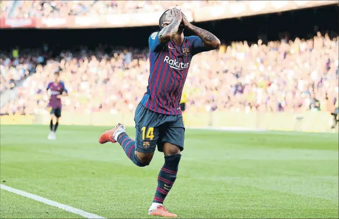  ?? DAVID RAMOS / GETTY ?? El brasileño Malcom debutó en el Camp Nou marcando su primer gol y lo celebró efusivamen­te