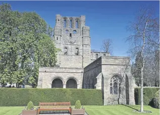  ?? PICTURE: STUART COBLEY ?? Kelso Abbey remains closed