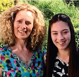  ??  ?? FOUND TUMOUR: Biology teacher Fiona Barve with daughter Maeve