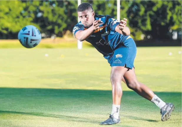  ?? Picture: STEWART McLEAN ?? POTENTIAL: Cairns product Dantoray Lui, 18, is back at training with the Cronulla Sharks’ developmen­t squad as he pursues his NRL dream.