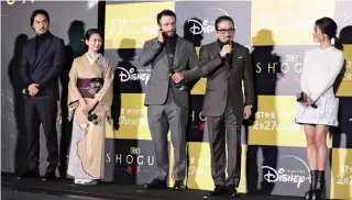  ?? The Yomiuri Shimbun ?? From left: Takehiro Hira, Fumi Nikaido, Cosmo Jarvis, Hiroyuki Sanada and Anna Sawai attend the official preview of “Shogun” in Tokyo.