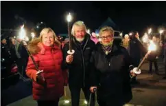  ?? FOTO: ODD-INGE ULEBERG ?? Else Rønnevig, Asbjørn Larsen og Edle Gulløy Larsen – varme forkjemper­e for Møglestu gård i Lillesand.