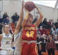  ?? PETE BANNAN – DIGITAL FIRST MEDIA ?? Haverford’s Lindsey Lane goes up for a shot in the second half Saturday with a Springfiel­d defender on her heels in the Central League semifinal at Marple Newtown.