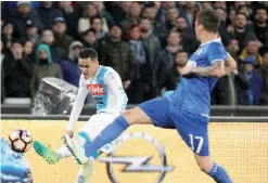  ??  ?? NAPOLI : Napoli’s Spanish forward Jose Maria Callejon (L) vies with Juventus’ forward from Croatia Mario Mandzukic during the Italian Serie A football match SSC Napoli vs Juventus FC on Sunday at the San Paolo Stadium.—-AFP