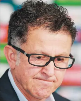  ??  ?? El técnico Juan Carlos Osorio (en la imagen) abusa de los cambios, lo que ninguna potencia futbolísti­ca hace, dijo el estratega argentino ■ Foto JAM Media