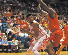  ?? Hutchinson Community College Photo ?? Shakur Juiston, left, playing for Hutchinson Community College, led the Blue Dragons to the National Junior College Athletic Associatio­n national championsh­ip last season.