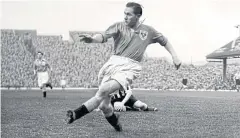  ?? BACKPOOLFC.CO.UK ?? Blackpool’s Stan Mortensen became a football hero after World War II.