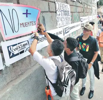  ?? FOTOS: ALEJANDRO AMADOR ?? Los mismos estudiante­s piden que en Honduras cese la violencia contra ellos.