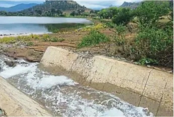  ?? Picture: LONWABO KOWA ?? WELCOME SIGHT: Xonxa Dam water was pumped into the Berry Dam from the Machibini reservoir on Tuesday afternoon after many years of waiting. Five-million litres of water was released, much to the relief of Komani residents