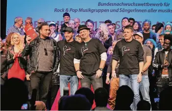  ?? RP-FOTO: RUTH KLAPPROTH ?? Die Erkelenzer Band SamZen auf der Bühne der Siegerland­halle.