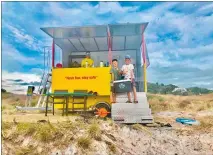  ?? ?? A lifeguard patrol tower on Waih¯ı Beach.