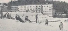  ?? FOTO: WZK ?? So sah die Wangener Klinik noch im Winter 1928 aus.