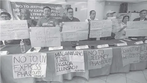  ?? The STAR / Michael Varcas ?? Transport group Manibela and various transport groups voice their opposition to LTFRB’s move to phase out old jeepneys beginning June 30, 2023.