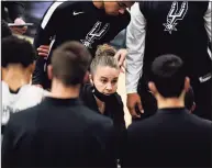  ?? Eric Gay / Associated Press ?? San Antonio Spurs assistant coach Becky Hammon calls a play during a timeout in the second half against the Los Angeles Lakers on Wednesday.