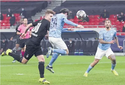  ?? AFP ?? El portugués Bernardo Silva marcó, de cabeza, el primer gol del City.