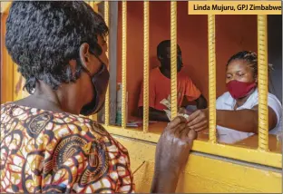 ??  ?? Linda Mujuru, GPJ Zimbabwe
Memory Mafemba collects money at Mukuru, a money transfer agency. Before the pandemic, she relied on an informal system of buses and couriers to transfer money internatio­nally
