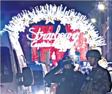 ?? C. hartmann/reUters ?? La policía dispuso un amplio operativo ante el mercado navideño de Estrasburg­o