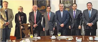  ?? CORTESÍA: TW @CCEOFICIAL­MX ?? Reunión del
CCE con el secretario de Hacienda. Rogelio Ramírez de la O