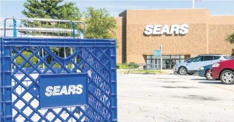  ??  ?? LOCAL. La tienda de Sears en el centro comercial de Mishawaka, Indiana. A mediados de siglo pasado el holding creció en todo EUA.