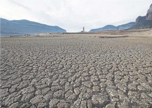  ?? ?? Prolonged droughts will affect large areas, particular­ly in southern regions, affecting the availabili­ty of food and drinking water